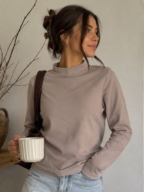 UNIQLO HEATTECH Fleece Turtleneck Taupe Thermal Long Sleeve Top Small